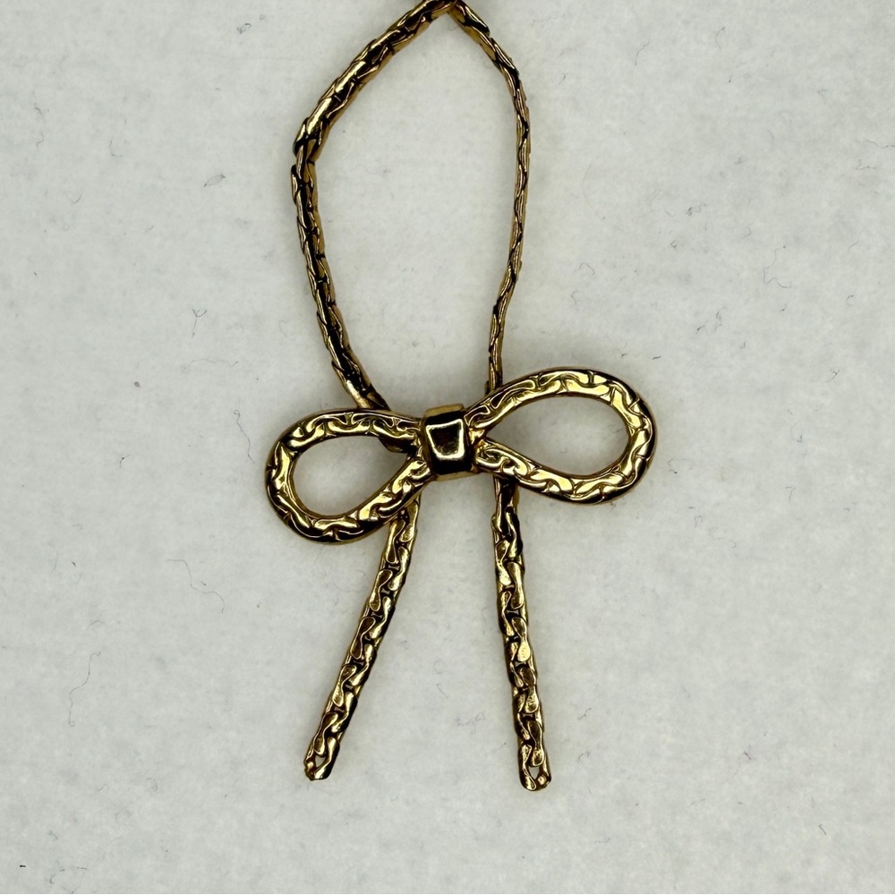 Avon Gold-Tone Bow Pendant Necklace- 18”